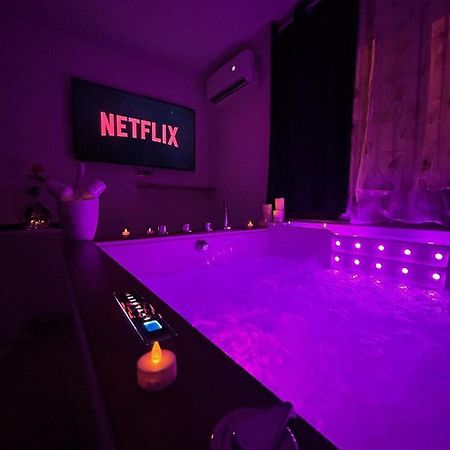 Love Room A Cannes - Appartement 25M2 Pour 2 Personnes Avec Un Jacuzzi Prive Exteriör bild