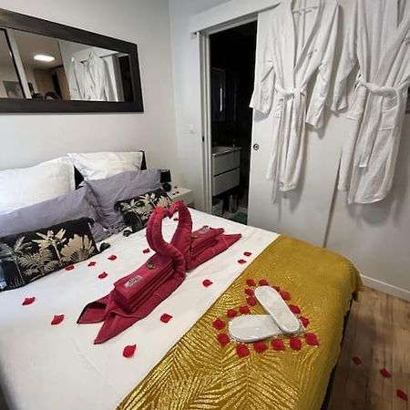 Love Room A Cannes - Appartement 25M2 Pour 2 Personnes Avec Un Jacuzzi Prive Exteriör bild