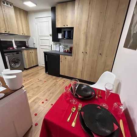 Love Room A Cannes - Appartement 25M2 Pour 2 Personnes Avec Un Jacuzzi Prive Exteriör bild