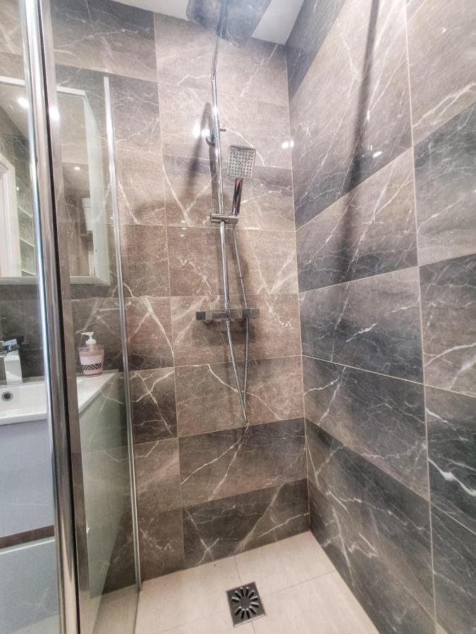 Love Room A Cannes - Appartement 25M2 Pour 2 Personnes Avec Un Jacuzzi Prive Exteriör bild