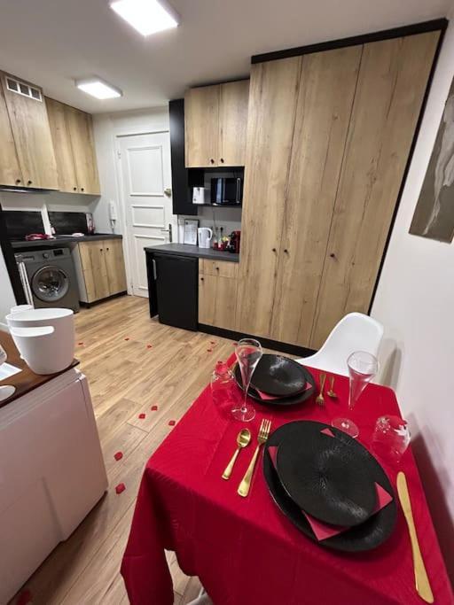 Love Room A Cannes - Appartement 25M2 Pour 2 Personnes Avec Un Jacuzzi Prive Exteriör bild